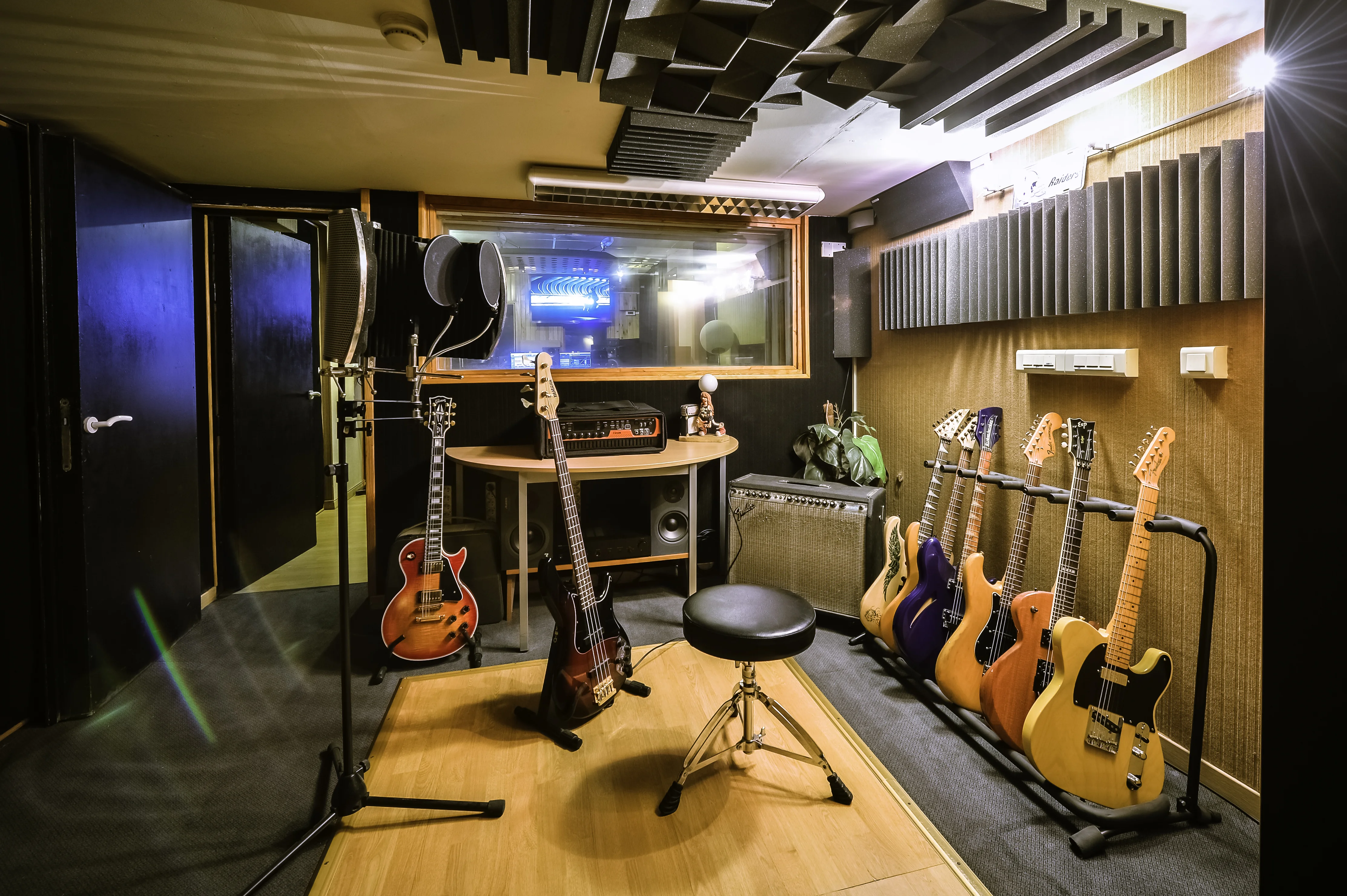studio 4